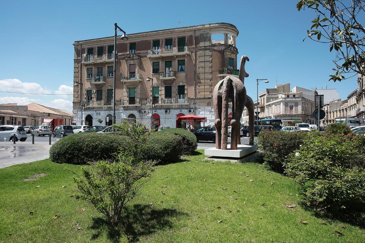 Sikuli E Sikani Syracuse Exterior photo